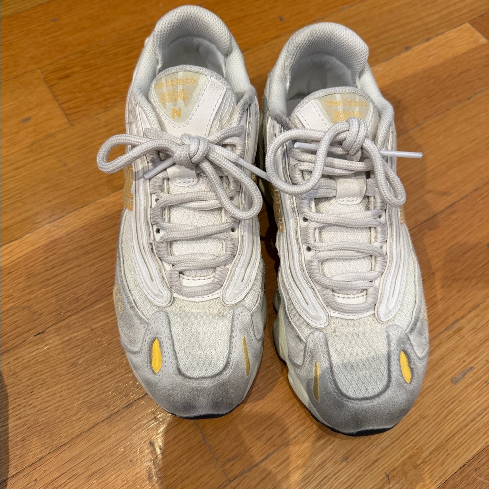 New balance 1000 women sneaker